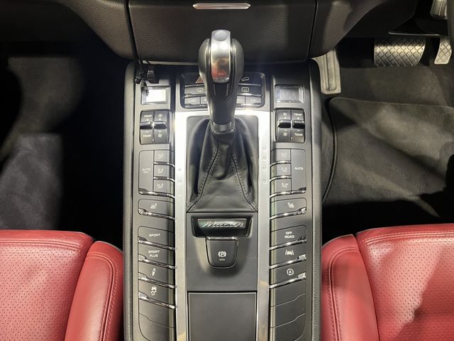 PORSCHE MACAN 2016 Image 31