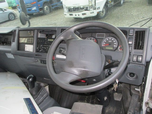 ISUZU ELF 2017 Image 31