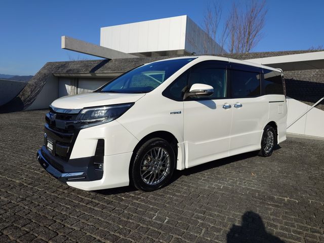 TOYOTA NOAH HYBRID 2017 Image 31