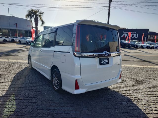 TOYOTA NOAH HYBRID 2017 Image 31