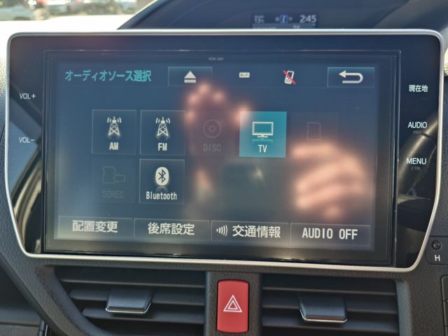 TOYOTA NOAH HYBRID 2017 Image 31