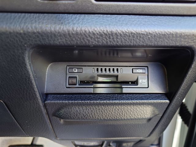 TOYOTA NOAH HYBRID 2017 Image 31