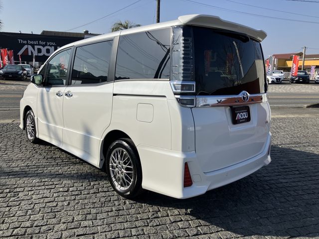 TOYOTA VOXY HYBRID 2020 Image 31