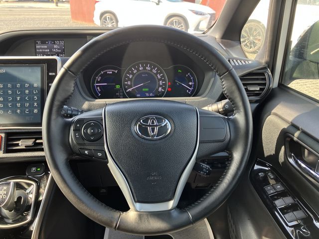 TOYOTA VOXY HYBRID 2020 Image 31