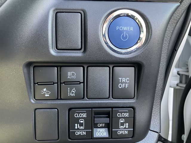 TOYOTA VOXY HYBRID 2020 Image 31