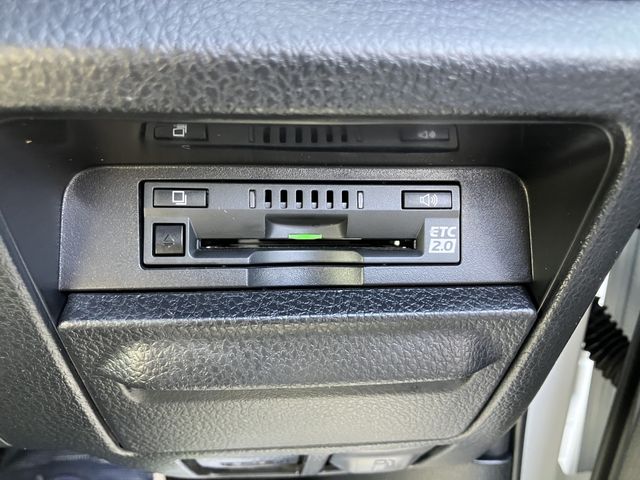 TOYOTA VOXY HYBRID 2020 Image 31