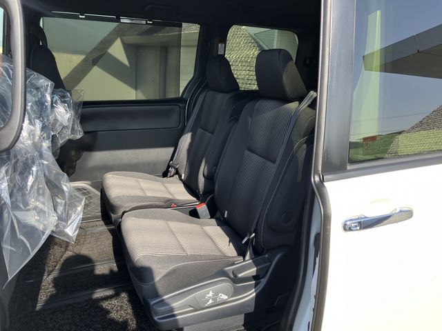 TOYOTA VOXY HYBRID 2020 Image 31