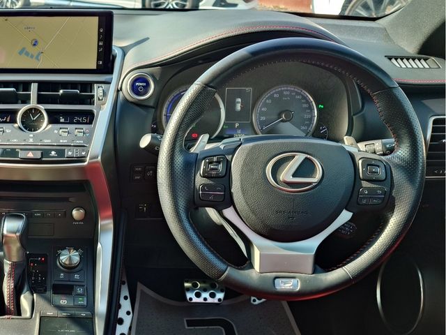 TOYOTA LEXUS NX300H 2018 Image 31