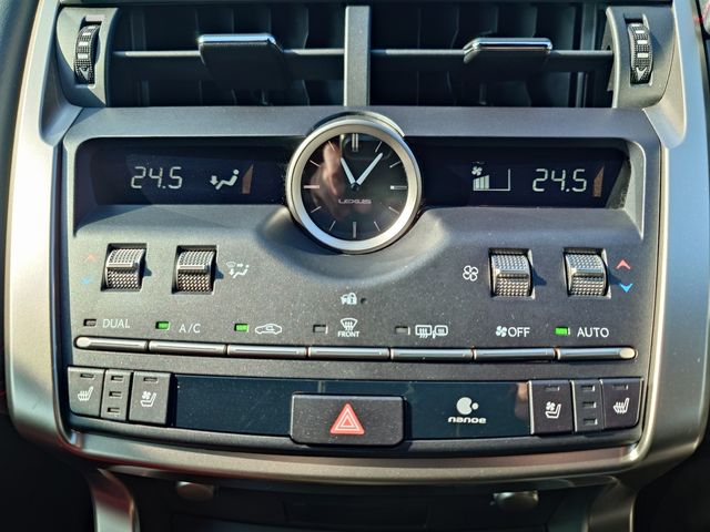 TOYOTA LEXUS NX300H 2018 Image 31