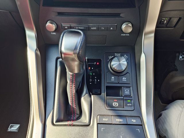 TOYOTA LEXUS NX300H 2018 Image 31