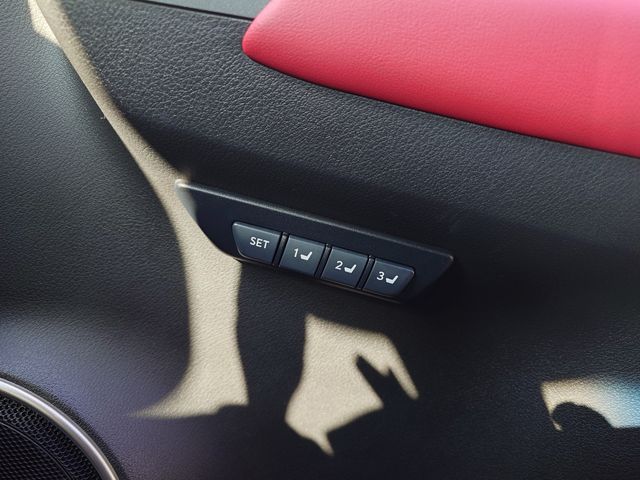 TOYOTA LEXUS NX300H 2018 Image 31