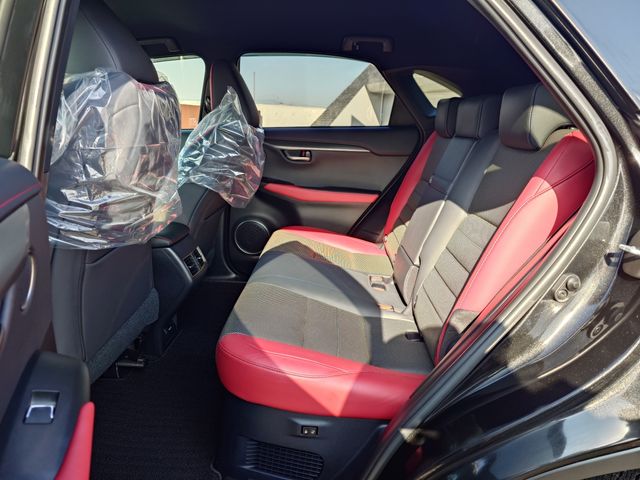 TOYOTA LEXUS NX300H 2018 Image 31