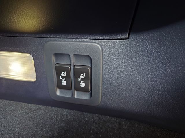 TOYOTA LEXUS NX300H 2018 Image 31