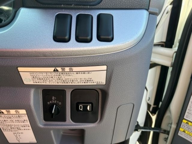 MITSUBISHI CANTER 2014 Image 31