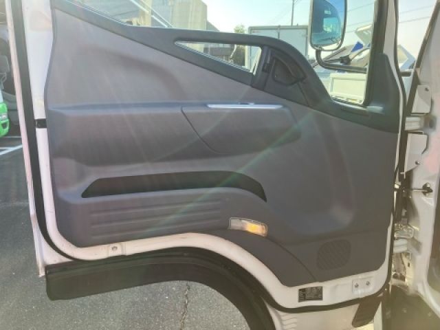 MITSUBISHI CANTER 2014 Image 31