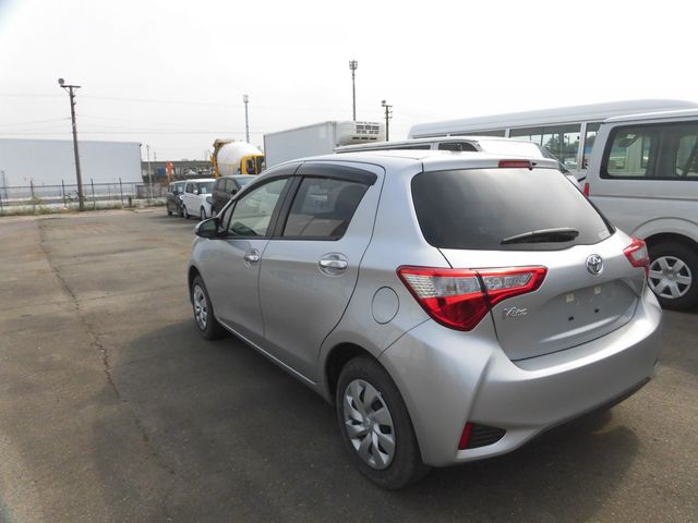 TOYOTA VITZ 2019 Image 31