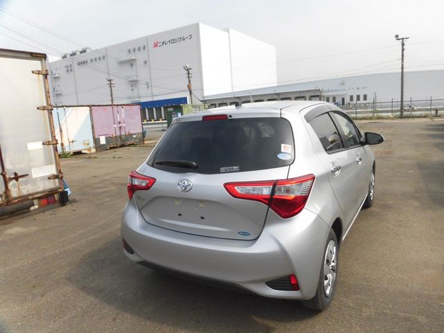 TOYOTA VITZ 2019 Image 31