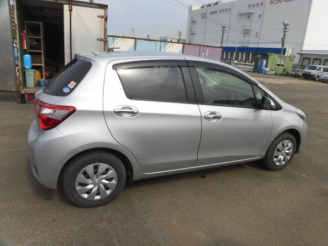 TOYOTA VITZ 2019 Image 31