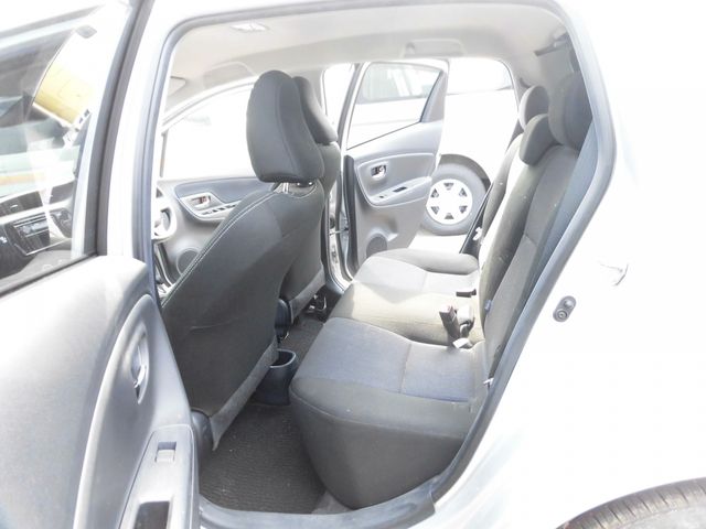 TOYOTA VITZ 2019 Image 31