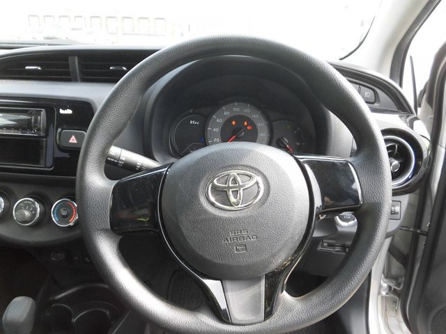 TOYOTA VITZ 2019 Image 31