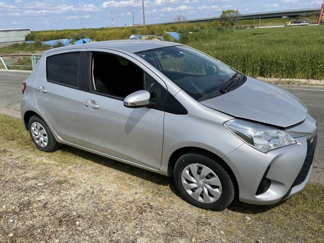 TOYOTA VITZ 2019 Image 31