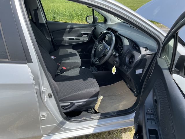 TOYOTA VITZ 2019 Image 31