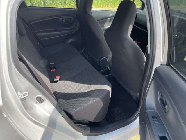 TOYOTA VITZ 2019 Image 31