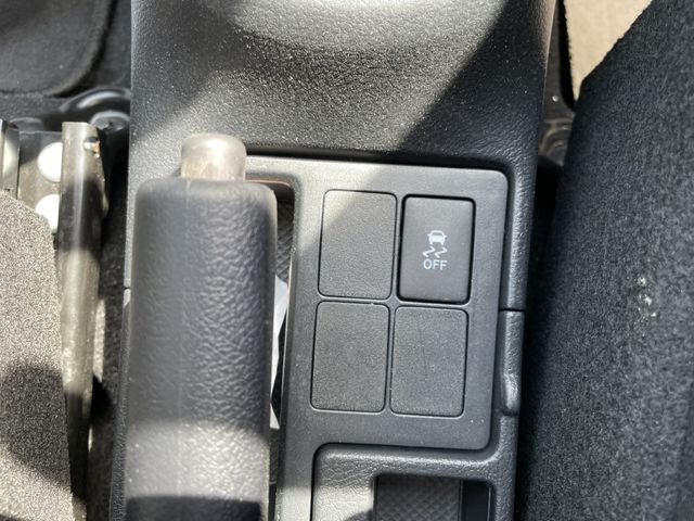 TOYOTA VITZ 2019 Image 31