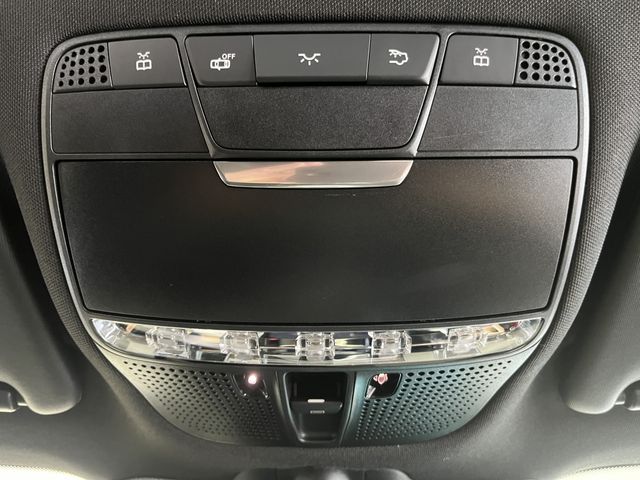 MERCEDES BENZ GLC CL 2016 Image 31