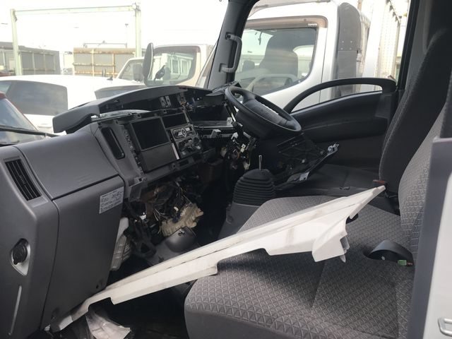 ISUZU ELF 2018 Image 31