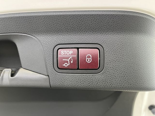 MERCEDES BENZ GLC CL 2017 Image 31