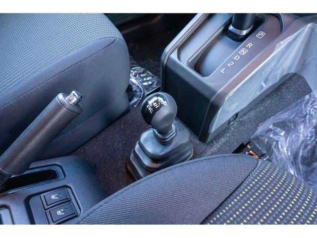 SUZUKI JIMNY NOMADE 2025 Image 31