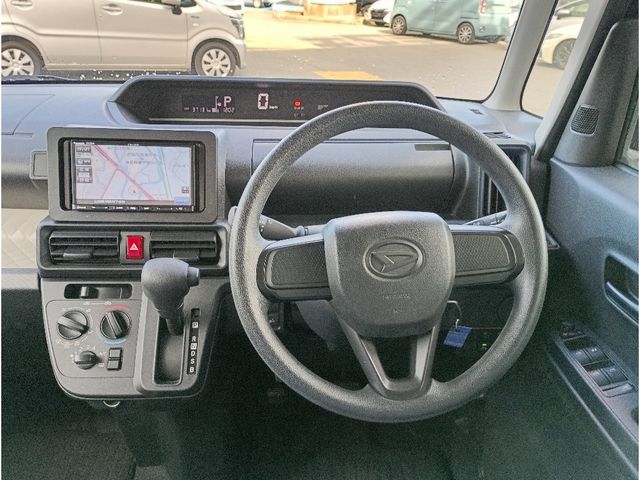 DAIHATSU TANTO 4WD 2021 Image 31