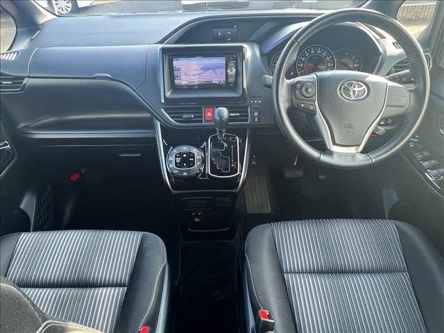 TOYOTA VOXY 2019 Image 31