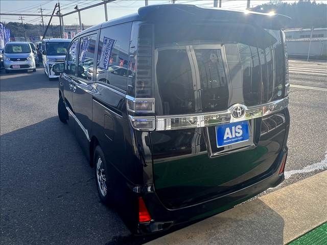 TOYOTA VOXY 2019 Image 31