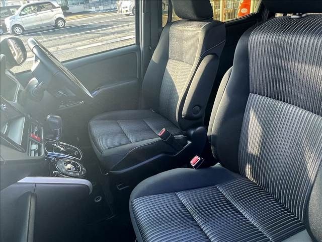 TOYOTA VOXY 2019 Image 31