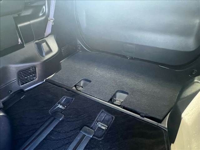 TOYOTA VOXY 2019 Image 31