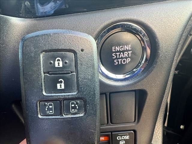 TOYOTA VOXY 2019 Image 31