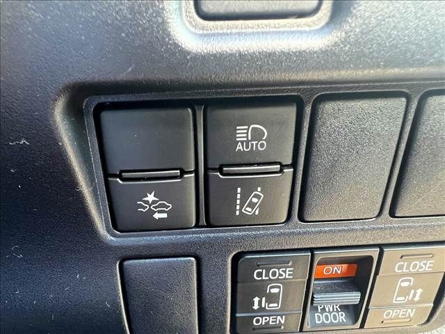 TOYOTA VOXY 2019 Image 31