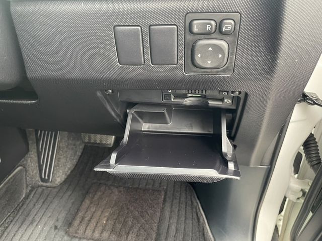 TOYOTA ESTIMA 2016 Image 31