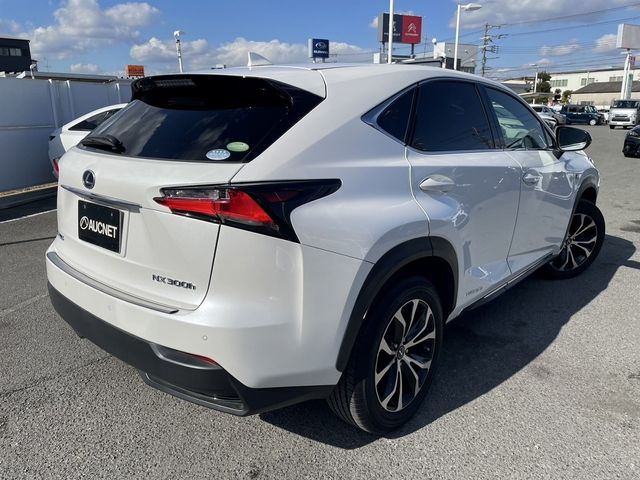 TOYOTA LEXUS NX300H 2014 Image 31
