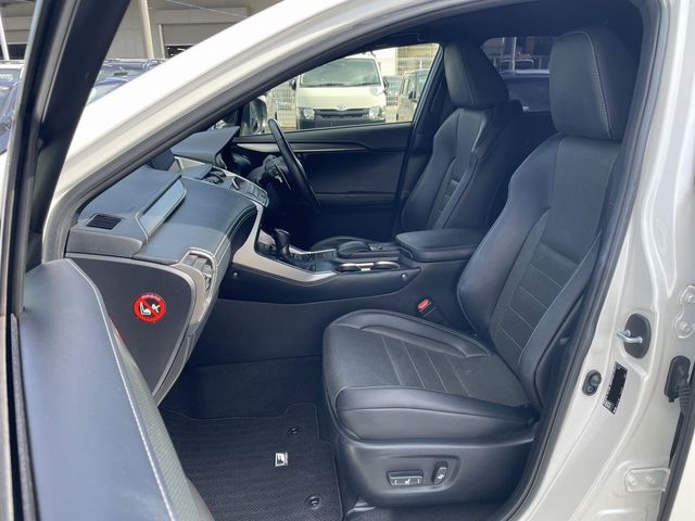 TOYOTA LEXUS NX300H 2014 Image 31