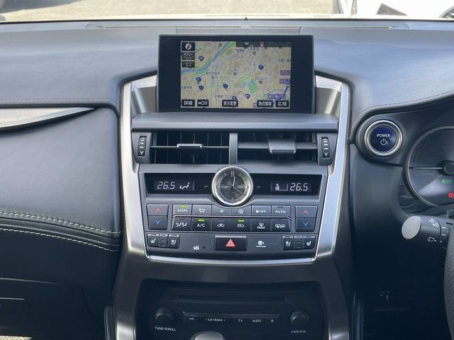 TOYOTA LEXUS NX300H 2014 Image 31