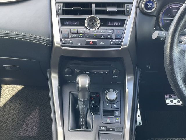 TOYOTA LEXUS NX300H 2014 Image 31