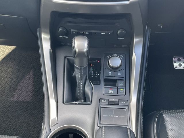 TOYOTA LEXUS NX300H 2014 Image 31