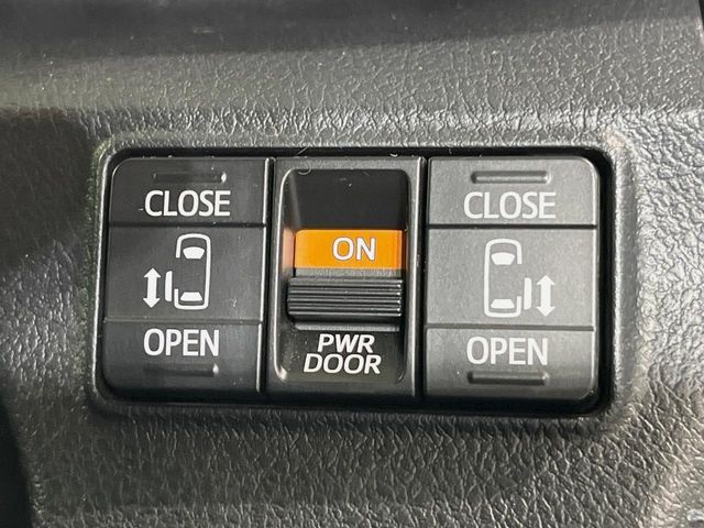 TOYOTA SIENTA HYBRID 2018 Image 31