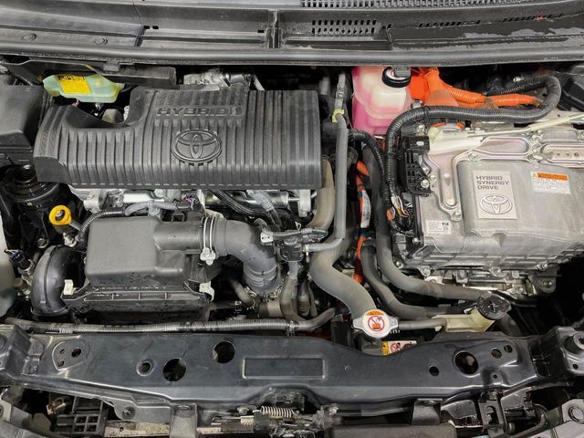 TOYOTA SIENTA HYBRID 2018 Image 31