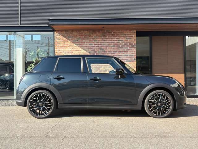 BMW MINI COOPER 5DOOR 2025 Image 31