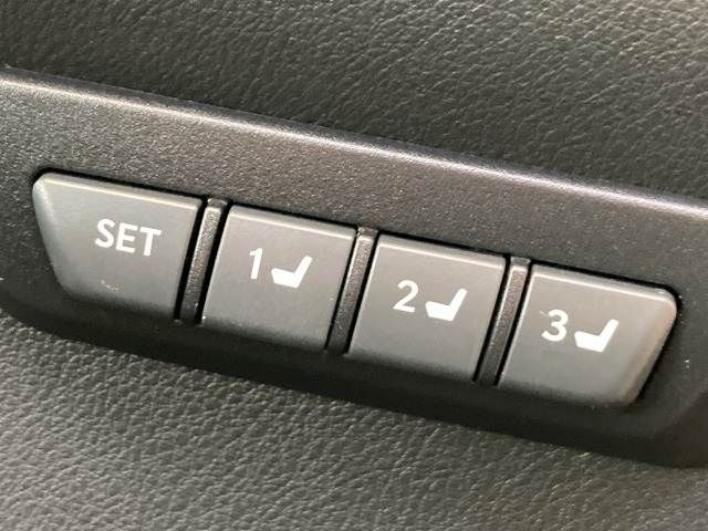 TOYOTA LEXUS NX300H 2015 Image 31