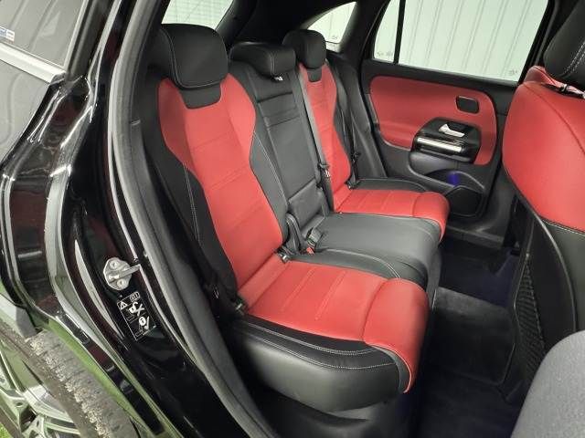 MERCEDES BENZ GLA CL 2021 Image 31